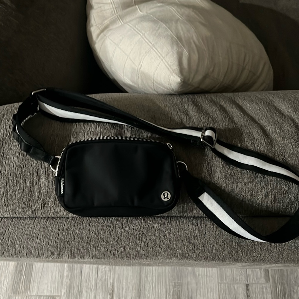 Everywhere Crossbody Bag